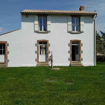 Gite De La Percoterie Le Champ-Saint-Pere Exterior photo